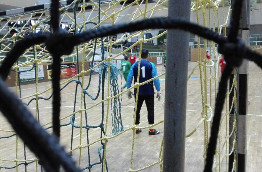 A Városi Sportcsarnokban játszottak az örökifjak