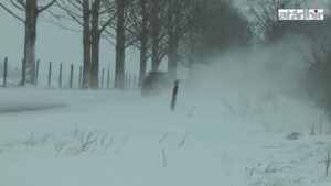 A hóátfúvások miatt az egész járás területén kritikus a helyzet az utakon