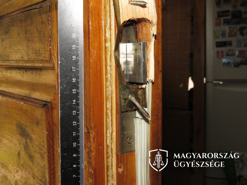 A felhasznált fényképeket a nyomozó hatóság a helyszíni szemle során készítette. (2 / 2. kép)