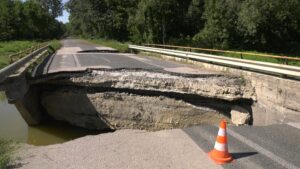 A leszakadt segesdi Rinya-híd helyreállításának több mint egy hónapja nem állt neki a Magyar Közút