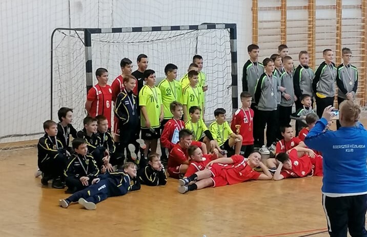 Jól felkészültek az atádi kézilabdás lányok és fiúk