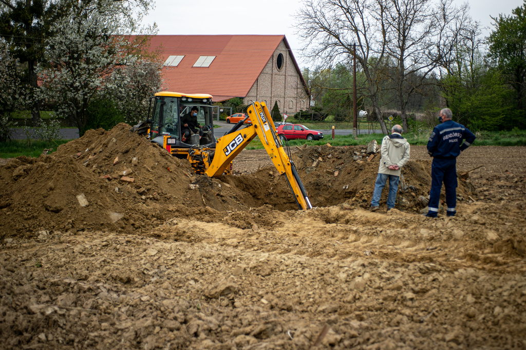 Egy föld alá temetett épületet tártak föl áprilisban. Fotók: Röhrig Dániel (2 / 1. kép)
