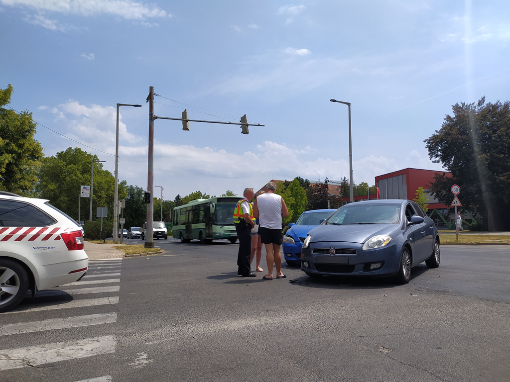 Baleset az Aradi és a Baross utca találkozásánál (4 / 2. kép)