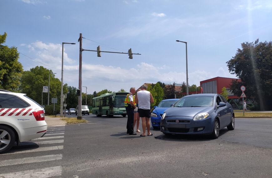 Baleset az Aradi és a Baross utca találkozásánál