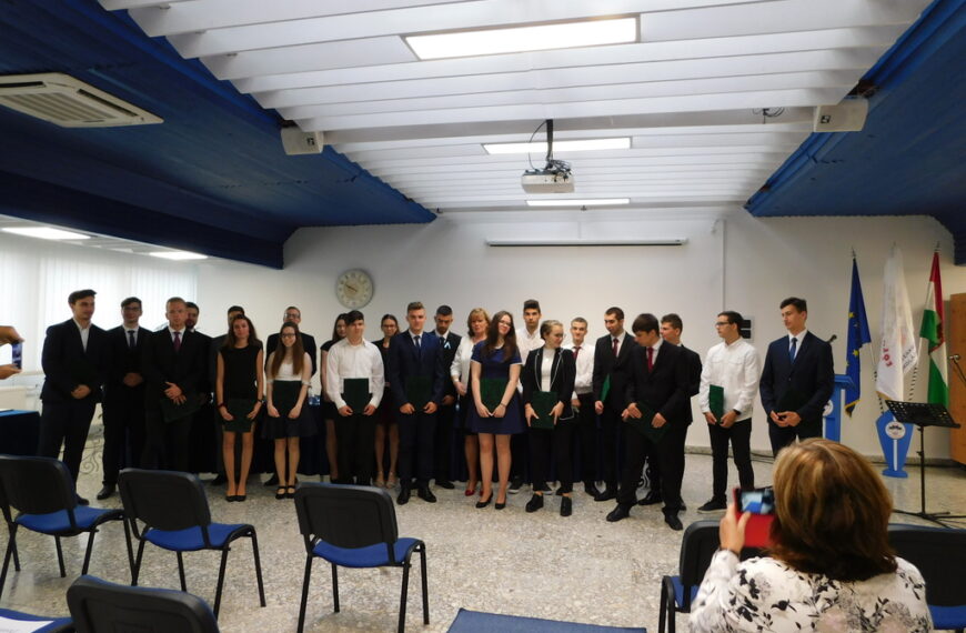 Átadták az Év tanára, év diákja díjakat