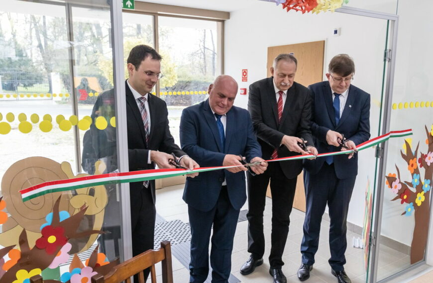 helyettes államtitkár. Fotó: MTI