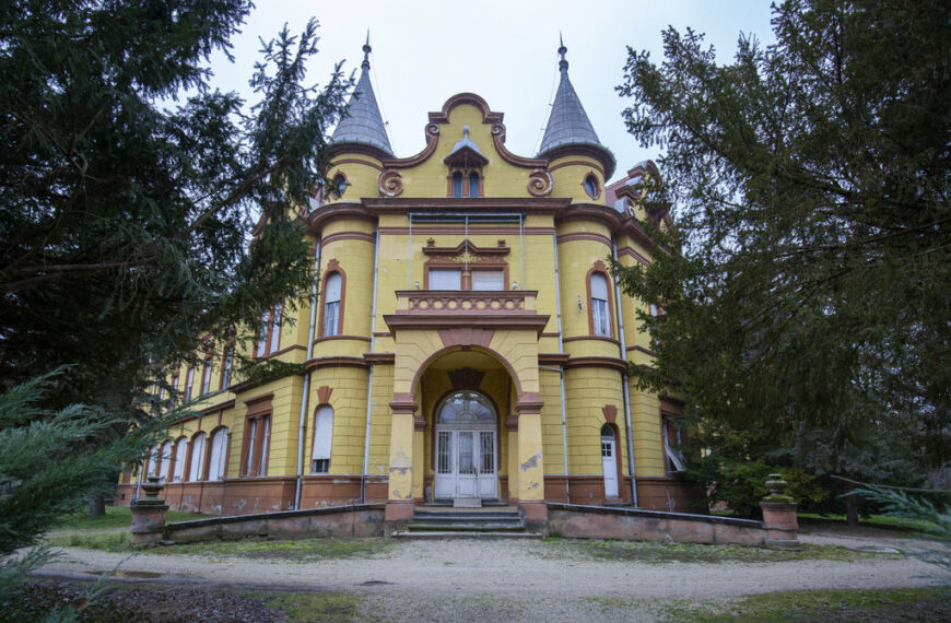 A kaposvári központú Somogy Megyei Kaposi Mór Oktató Kórház mosdósi telephelyének kastélyépülete 2021. január 10-én. A telephely 10 milliárd forintból újul meg. MTI/Varga György