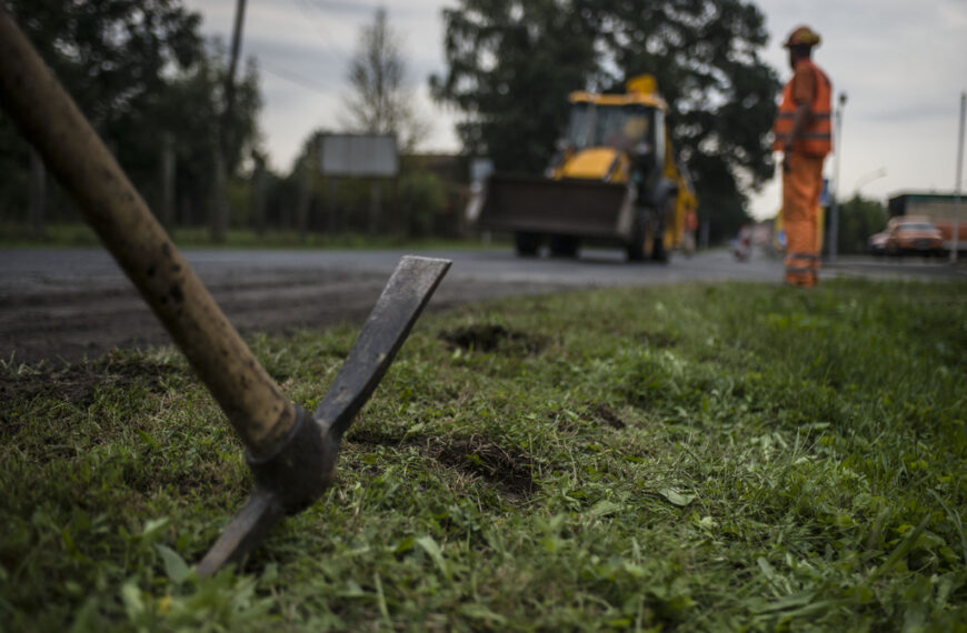 A 22 kilométeres útszakasznak több, mint a felét felújították