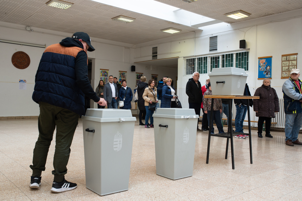 Nagy volt a sor az Árpád fejedelem iskolában (16 / 10. kép)