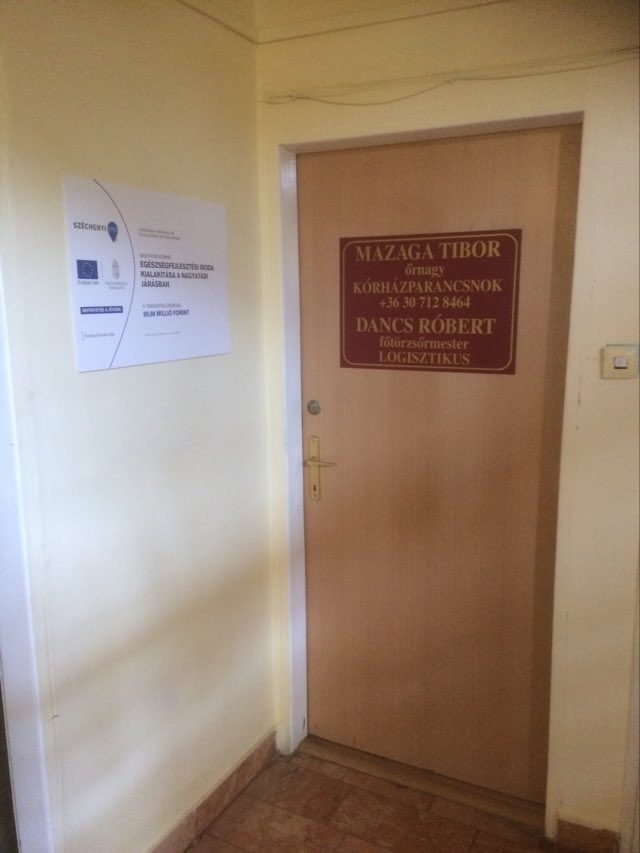 Egy olvasónk küldte ezt a felvételt: Az egykori egészségfejlesztési irodában most a kórházparancsnok kapott helyet a Nagyatádi Kórházban