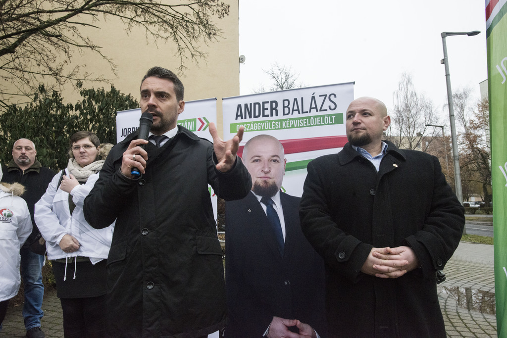 A Jobbik miniszterelnök-jelöltjének nagyatádi látogatása (16 / 12. kép)