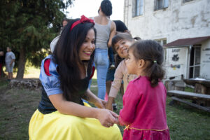 Hamupipőke, Leia hercegnő és Pókember jött sérült nagyatádi gyerekekhez