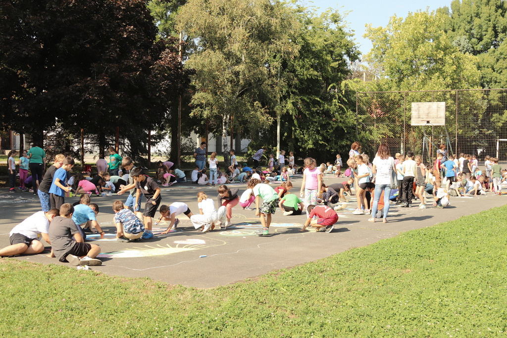 Aszfaltrajzkihívás az Árpád iskolában (23 / 14. kép)