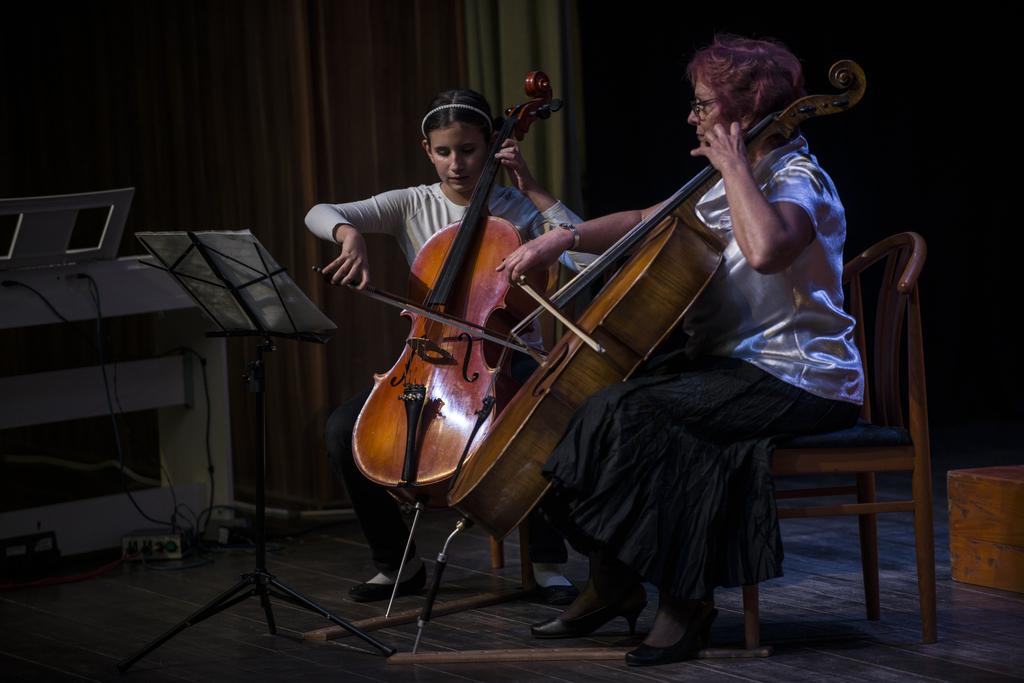 Tanítvány és tanára együtt ünnepelték a zene világnapját - fotó: Vránics Ildikó (Atádhír)
