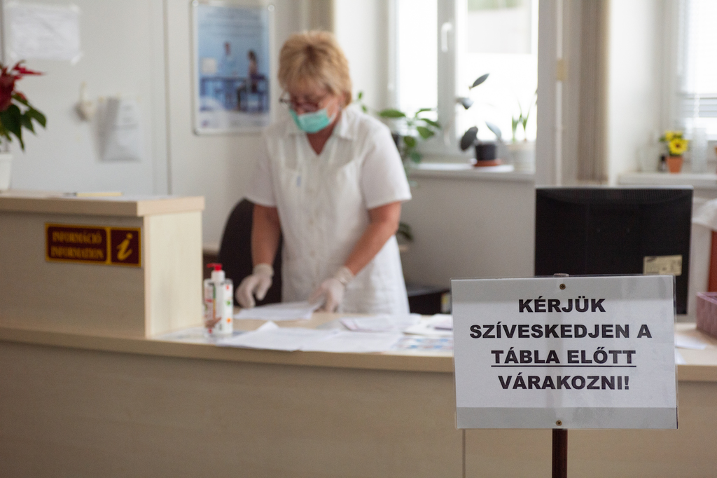 Nagyban zajlik a felkészülés a nyitásra (24 / 16. kép)