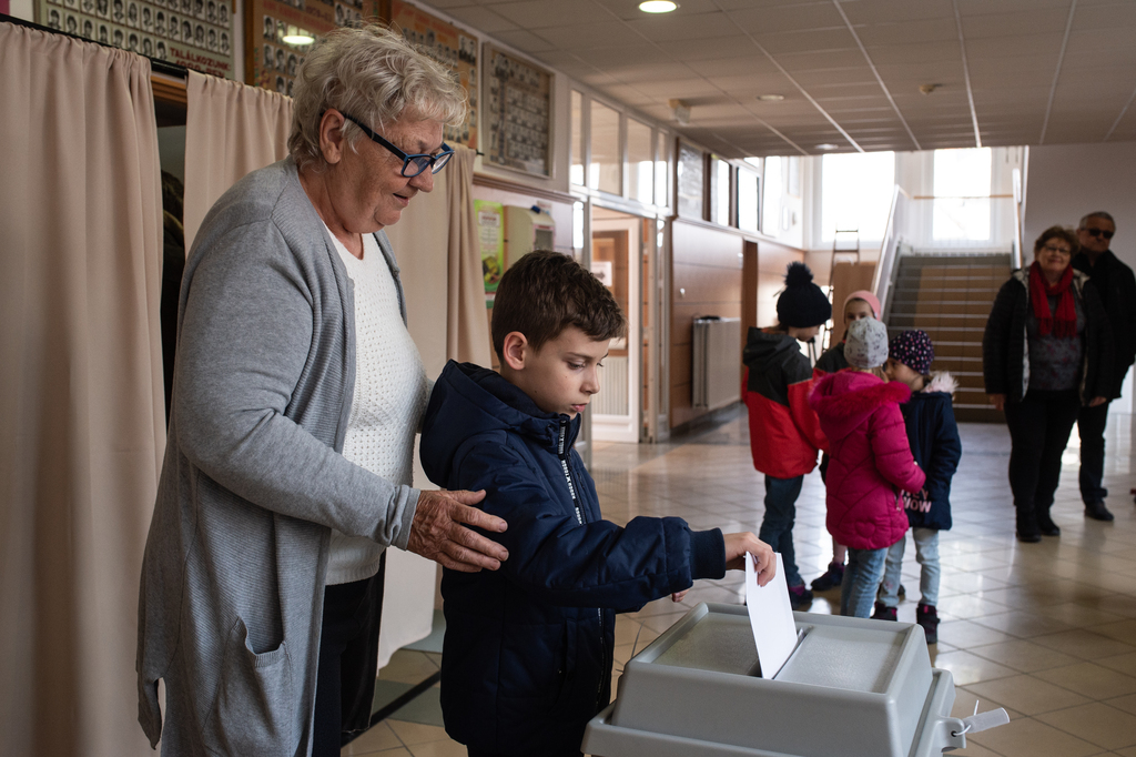 Nagy volt a sor az Árpád fejedelem iskolában (16 / 16. kép)