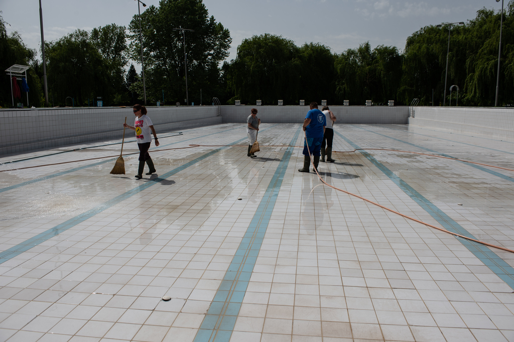 Nagyban zajlik a felkészülés a nyitásra (24 / 19. kép)