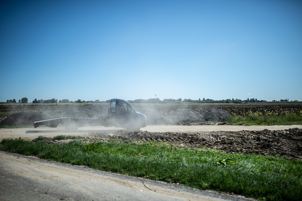 A leszakadt Rinya-híd Segesdnél, az elkerülő földút és a munkálatok Beleg környékén (26 / 17. kép)