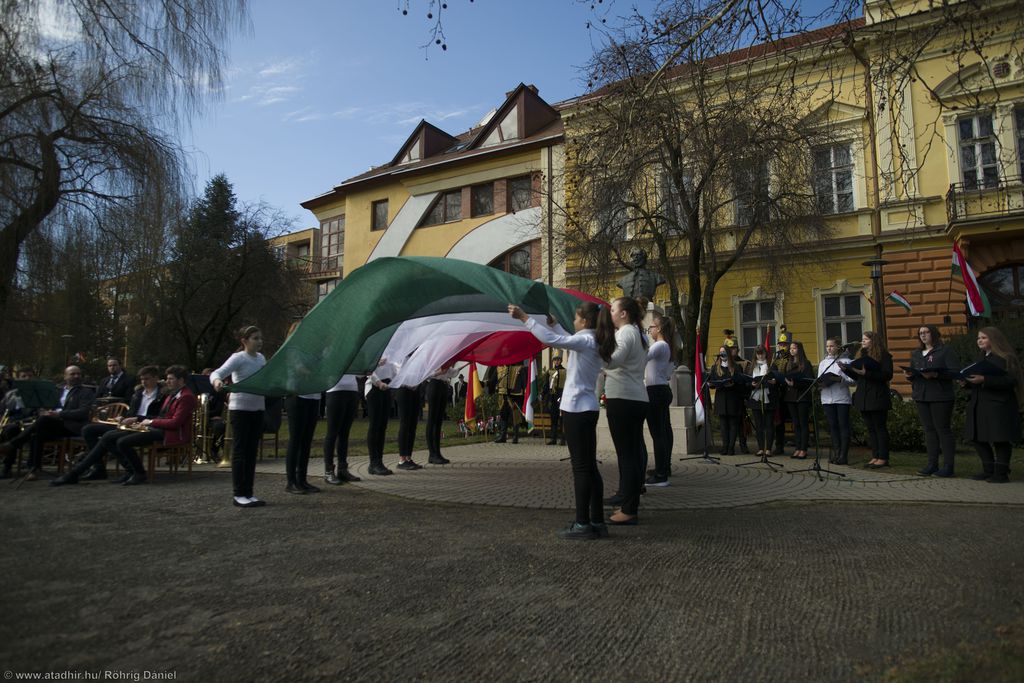 Az Árpád iskola tanulói egyebek között látványos koreográfiával is készültek - fotó: Röhrig Dániel (26 / 19. kép)