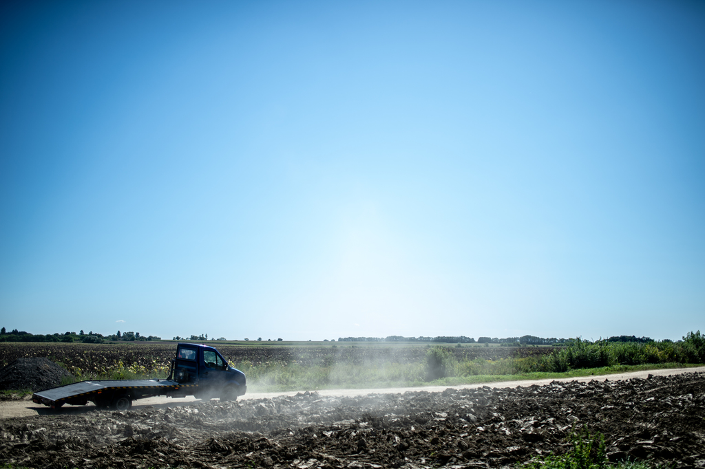 A leszakadt Rinya-híd Segesdnél, az elkerülő földút és a munkálatok Beleg környékén (26 / 18. kép)