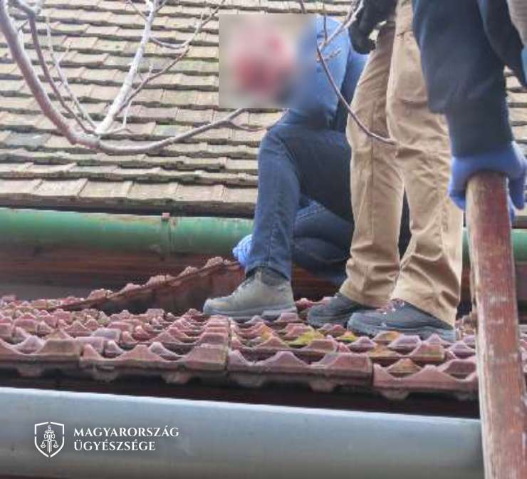 A fotókat Nagyatádi Rendőrkapitányság készítette a vádlottak által megszerzett készpénz egy részének felkutatásáról. (4 / 1. kép)