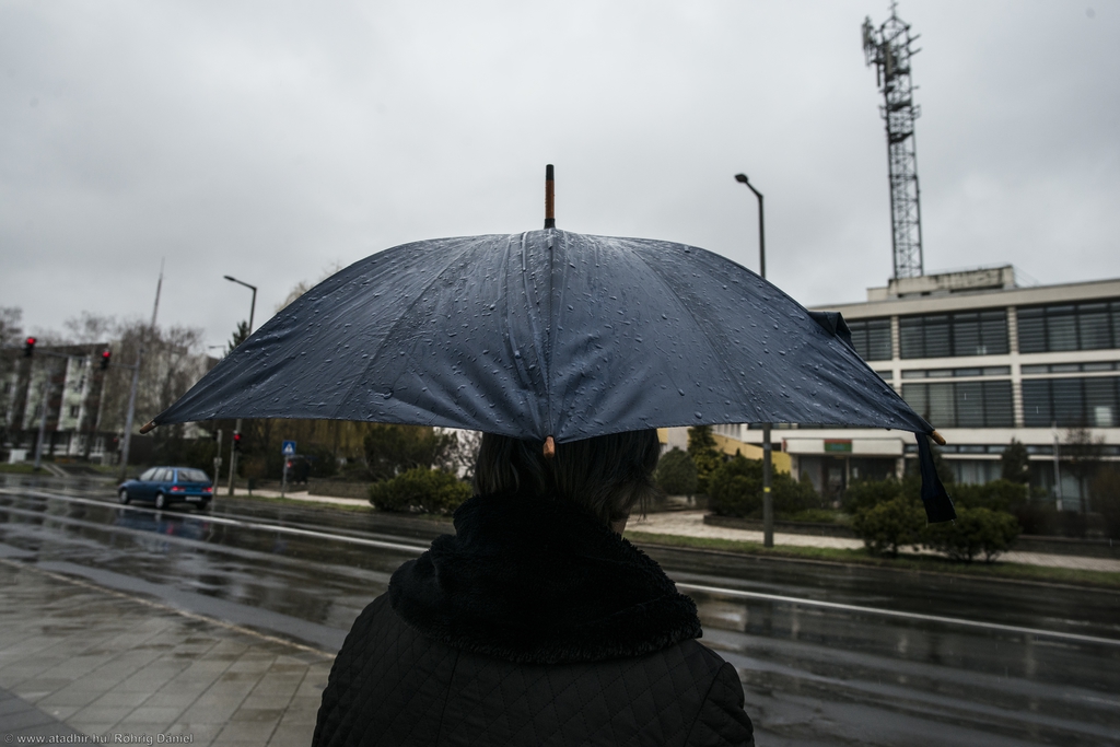 Hideg esőzuhataggal tér vissza a tél (2 / 1. kép)