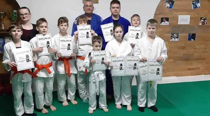 Nagy Nándor (jobbról az első) a dobogó 3. fokán