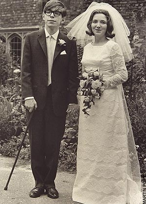 Esküvőjén már bottal járt - akkor házasodott meg, amikor az orvosai szerint elvileg meg kellett volna halnia