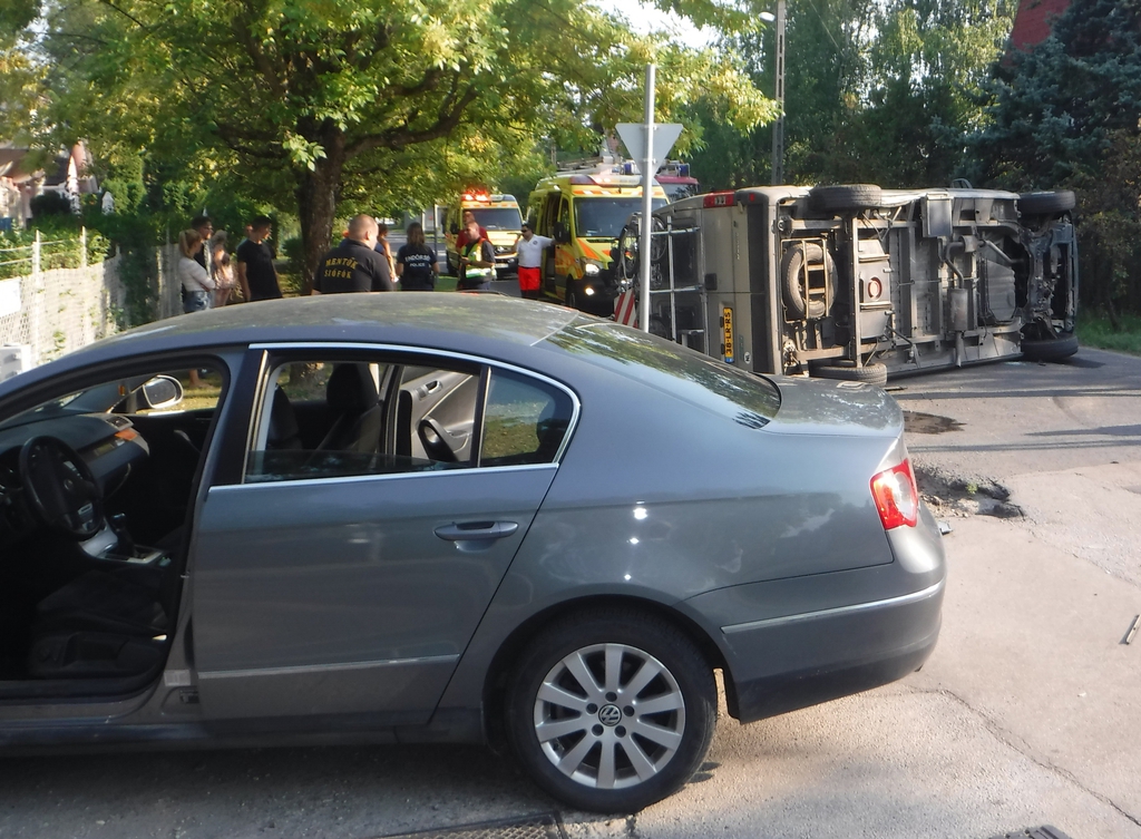 Két autó ütközött Zamárdiabn