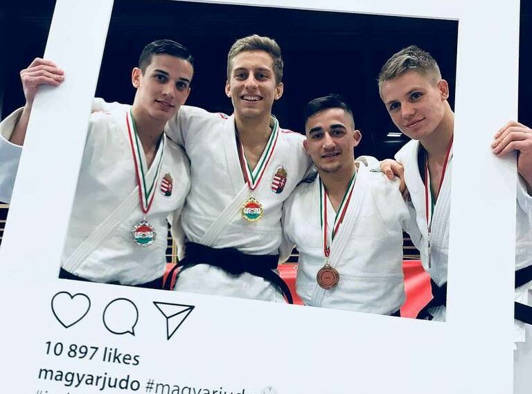 Boros Bence (balról a második) és érmes társai