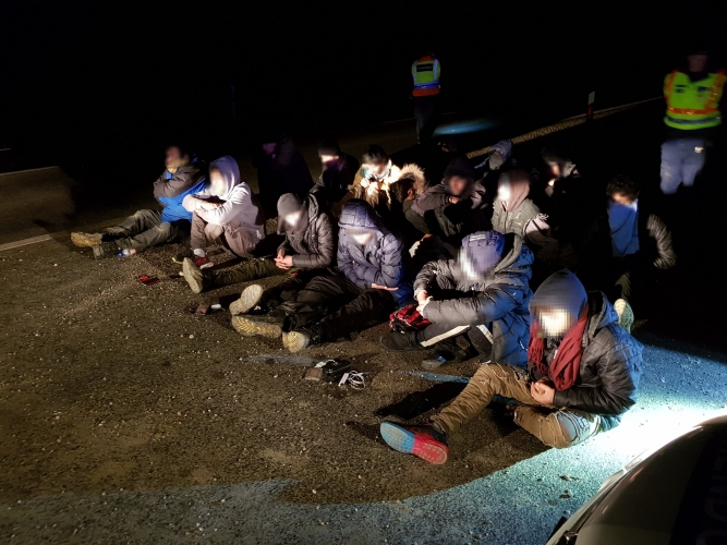 Illegális migránsokat tartóztattak fel Berzence térségében (2 / 1. kép)