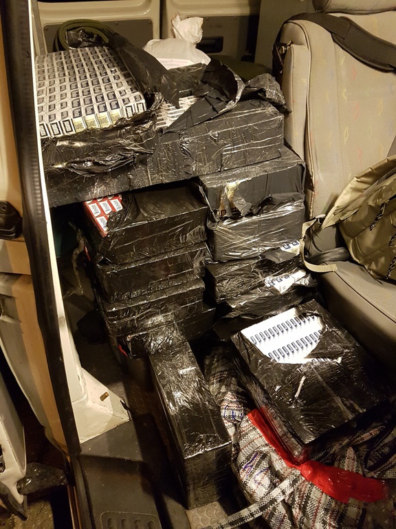1 300 doboz illegális cigaretta került elő a poggyászokból (5 / 3. kép)