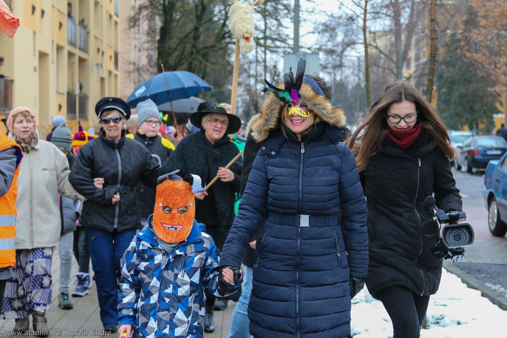 Elégették minden baj jelképét (85 / 21. kép)