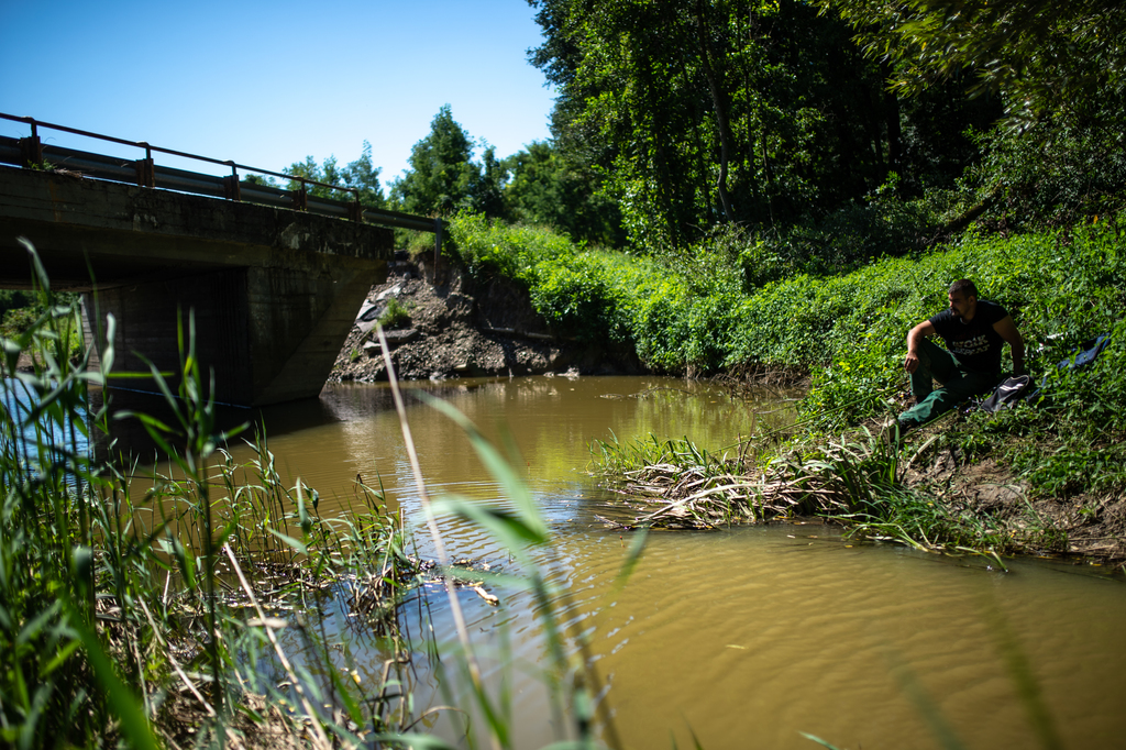 A leszakadt Rinya-híd Segesdnél, az elkerülő földút és a munkálatok Beleg környékén (26 / 22. kép)