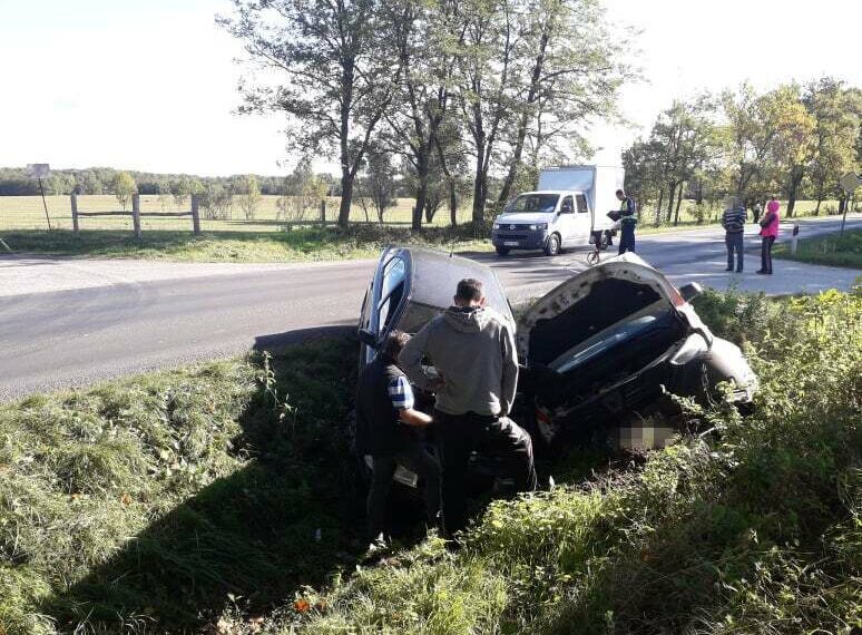 Két autó ütközött a 68-ason