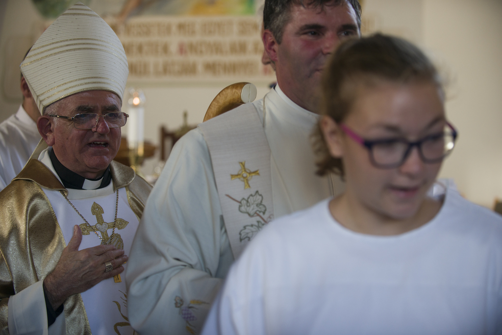 A püspök atya egy nap két misét is mondott Nagyatádon: egyet a bérmálás, egyet pedig a bodvicai templom jubileuma alkalmából (Fotó: Vránics Ildikó) (6 / 3. kép)