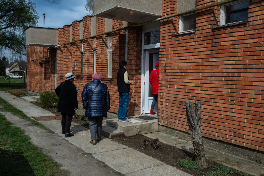 Nagy volt a sor az Árpád fejedelem iskolában (16 / 4. kép)