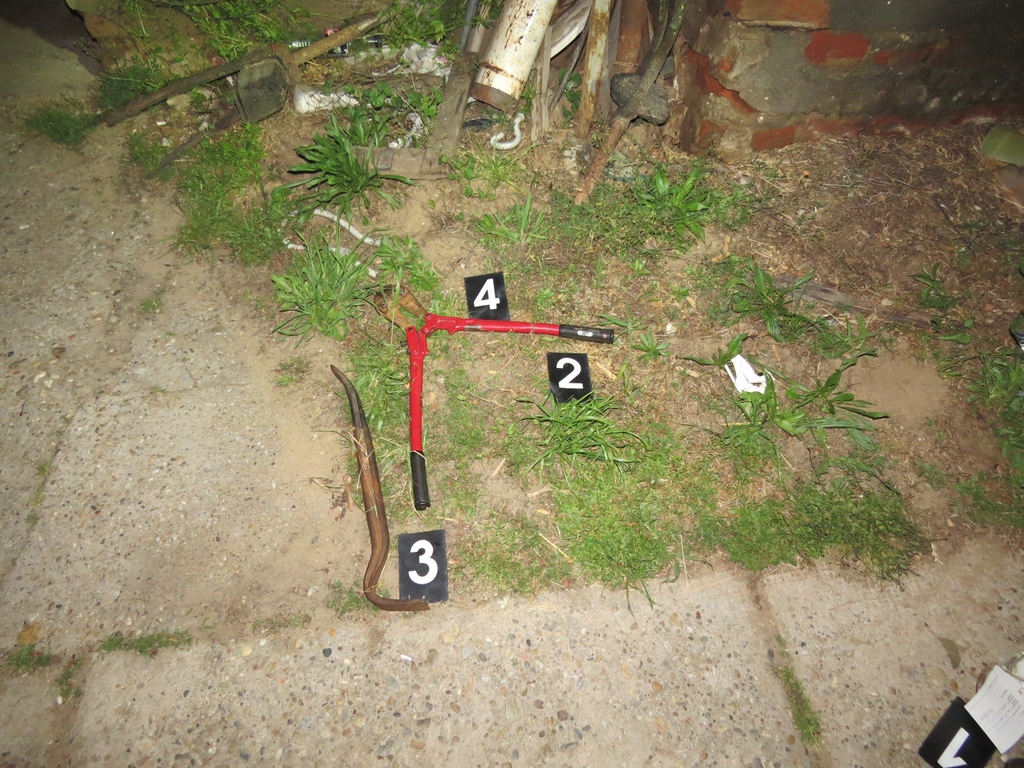 A célszerszámok egyike: hatékony eszköz egy lakat eltávolításához - Fotó: Police.hu (5 / 3. kép)