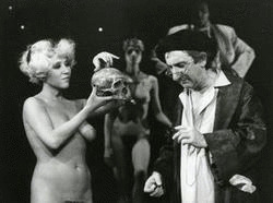 Fotó: a kaposvári Csiky Gergely Színház Mester és Margarita c. előadásából, 1983.