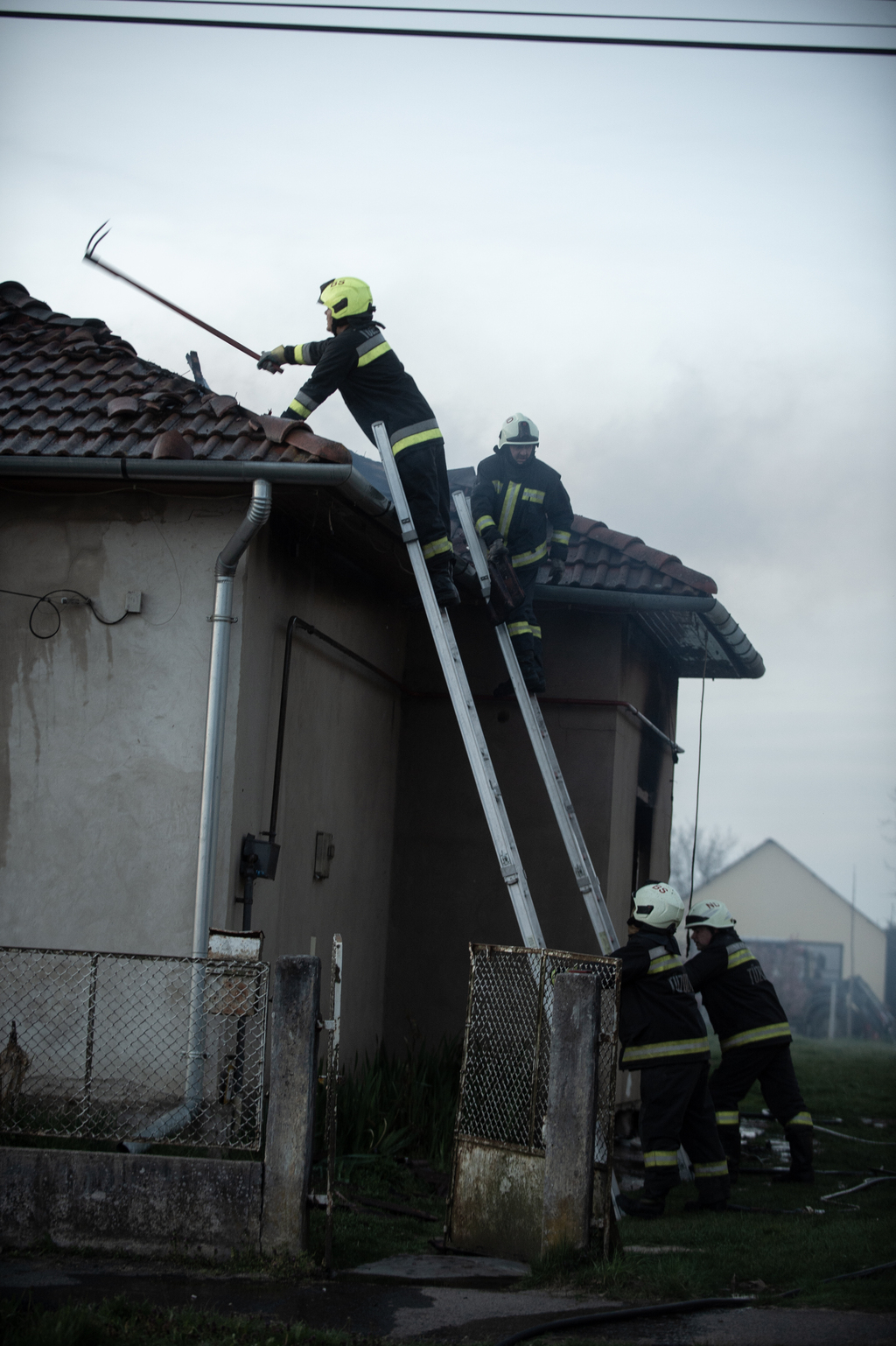 Mindenük bennégett a házban. Fotók: Röhrig Dániel (7 / 4. kép)