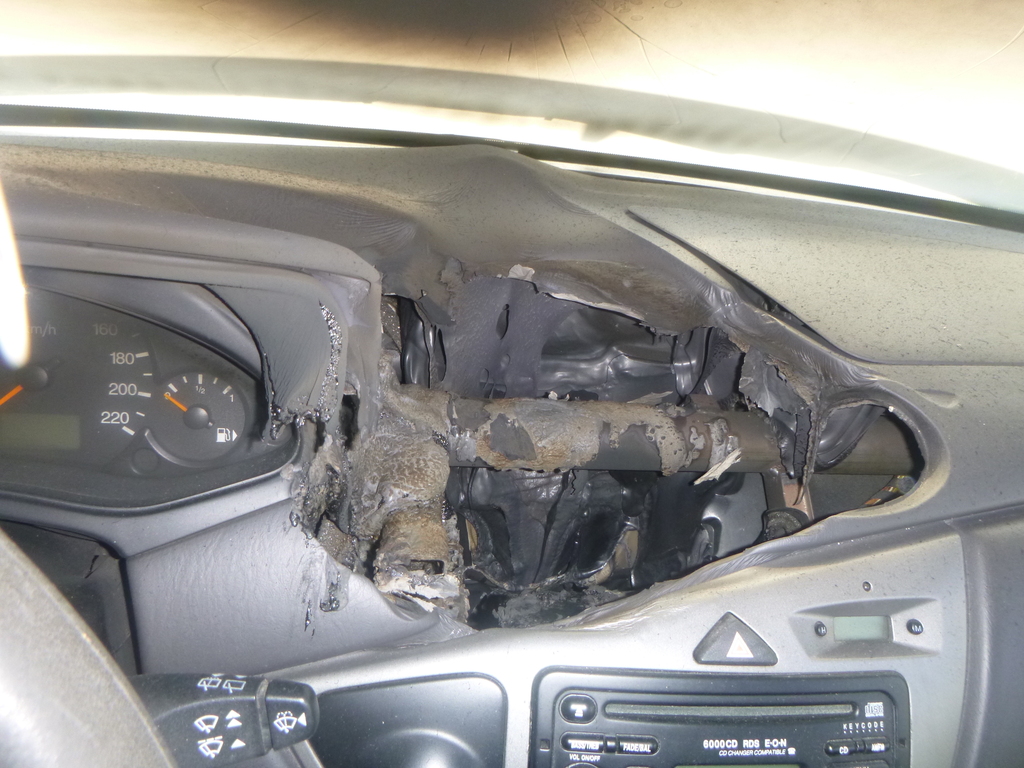 Kigyulladt egy autó Lábodon - Nagyatád HTP (3 / 1. kép)