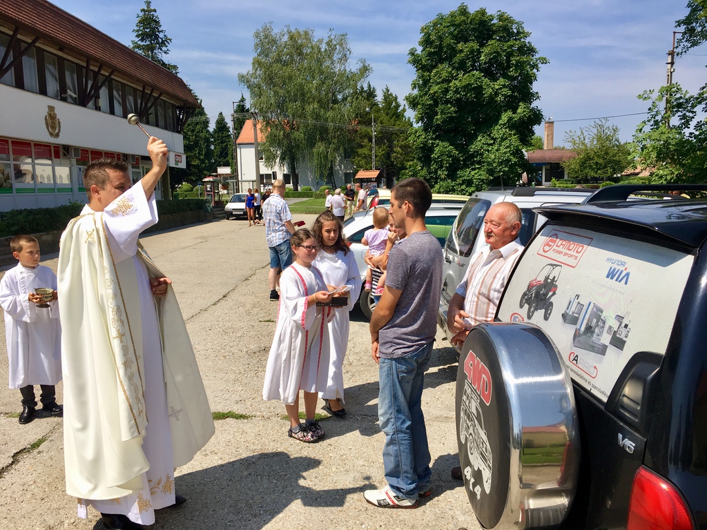 Gépkocsiszentelés Szent Kristóf ünnepéhez kapcsolódóan (6 / 3. kép)