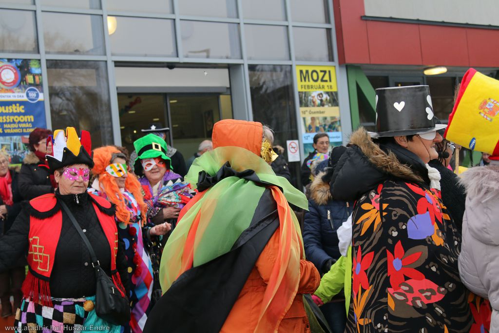 Elégették minden baj jelképét (85 / 36. kép)
