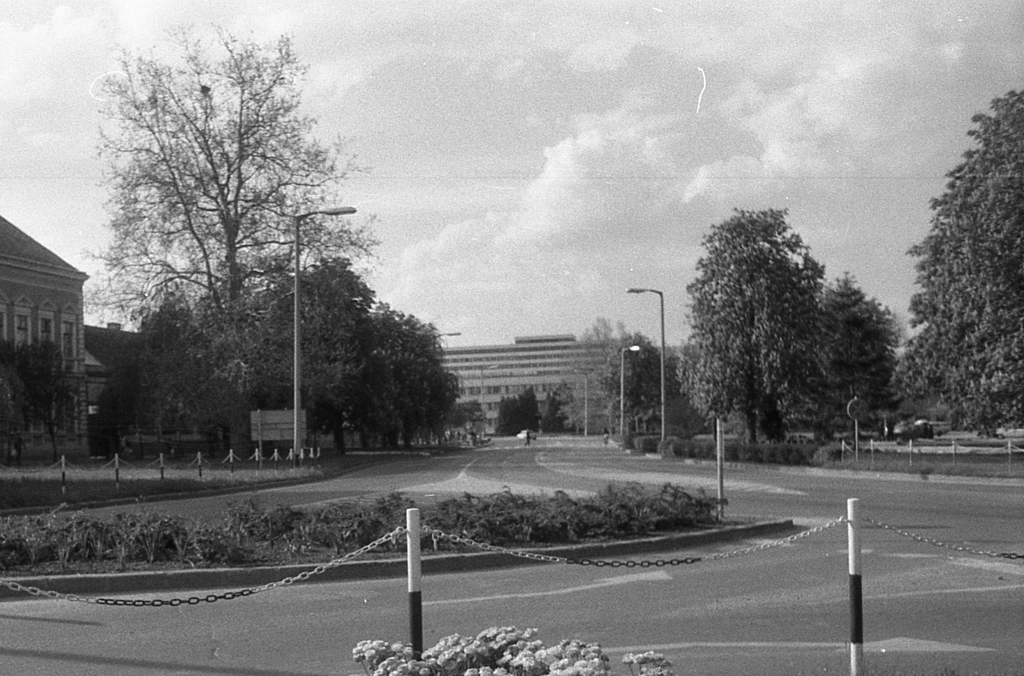 A Széchényi téri kanyar 1984 körül