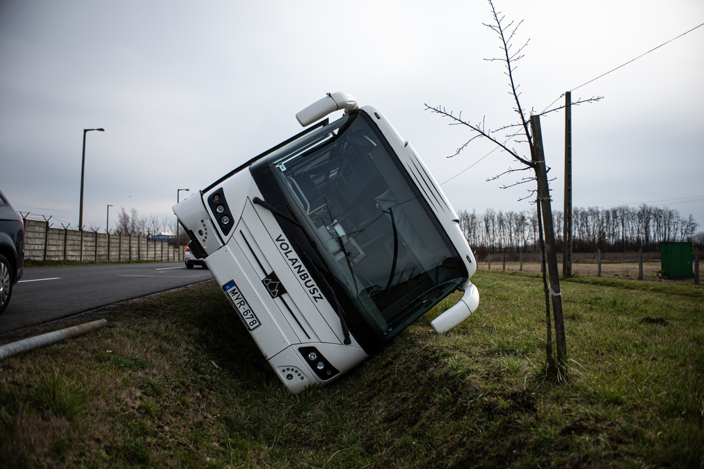 Ma reggel történt a baleset Nagyatádon. Fotók: Röhrig Dániel (5 / 4. kép)