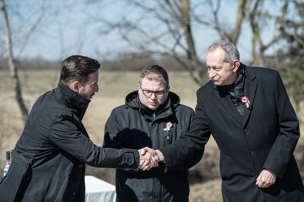 Az alapkőletétel. Fotó: Röhrig Dániel