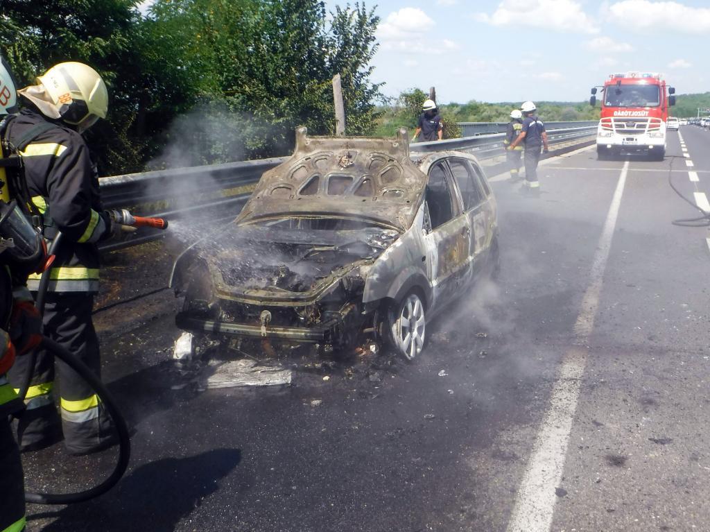 Viharkárok, kigyulladt autó és hármas karambol (7 / 4. kép)