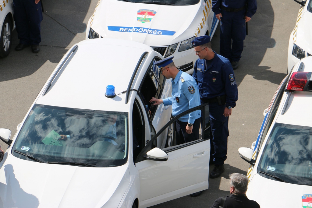 Új rendőrautók érkeztek Somogyba (5 / 4. kép)