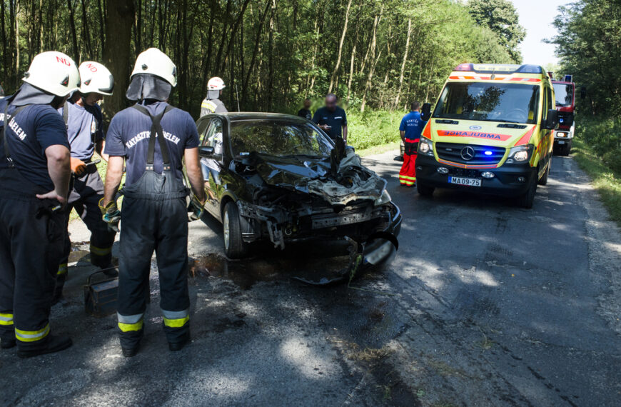 Felnyársalták az Opelt az eketárcsák