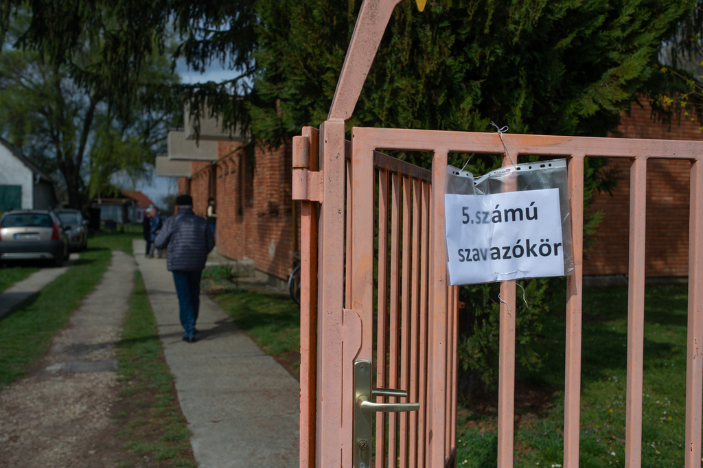 Nagy volt a sor az Árpád fejedelem iskolában (16 / 5. kép)